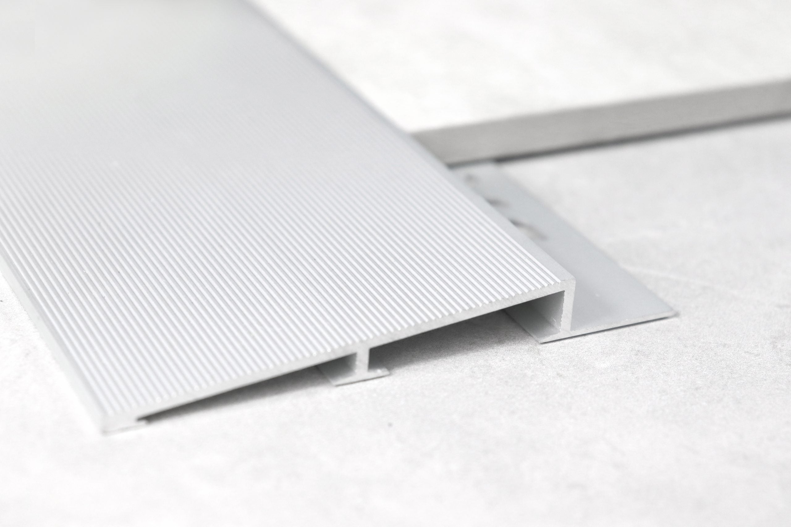 BAT tiling supplies aluminium diminishing commercial trim